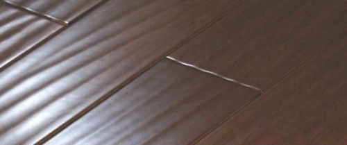 竹地板外表呈现裂纹的因素
